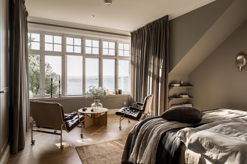 Njut av utsikten från Masterbedroom.