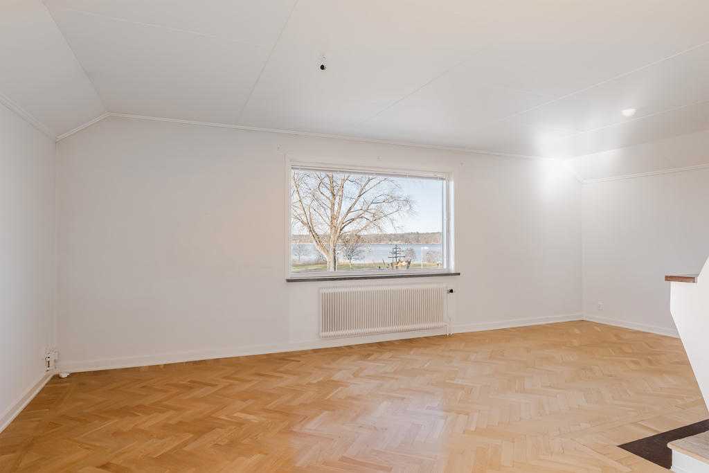 Vardagsrummet på ovanvåningen.