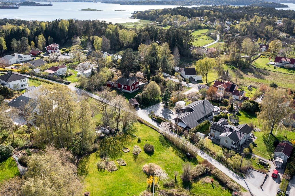 Havet är aldrig långt bort. Flera badplatser att välja på.