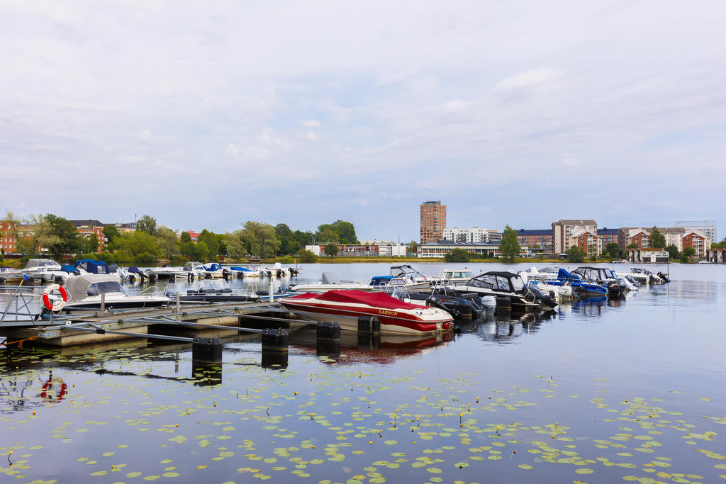Närliggande båthamn