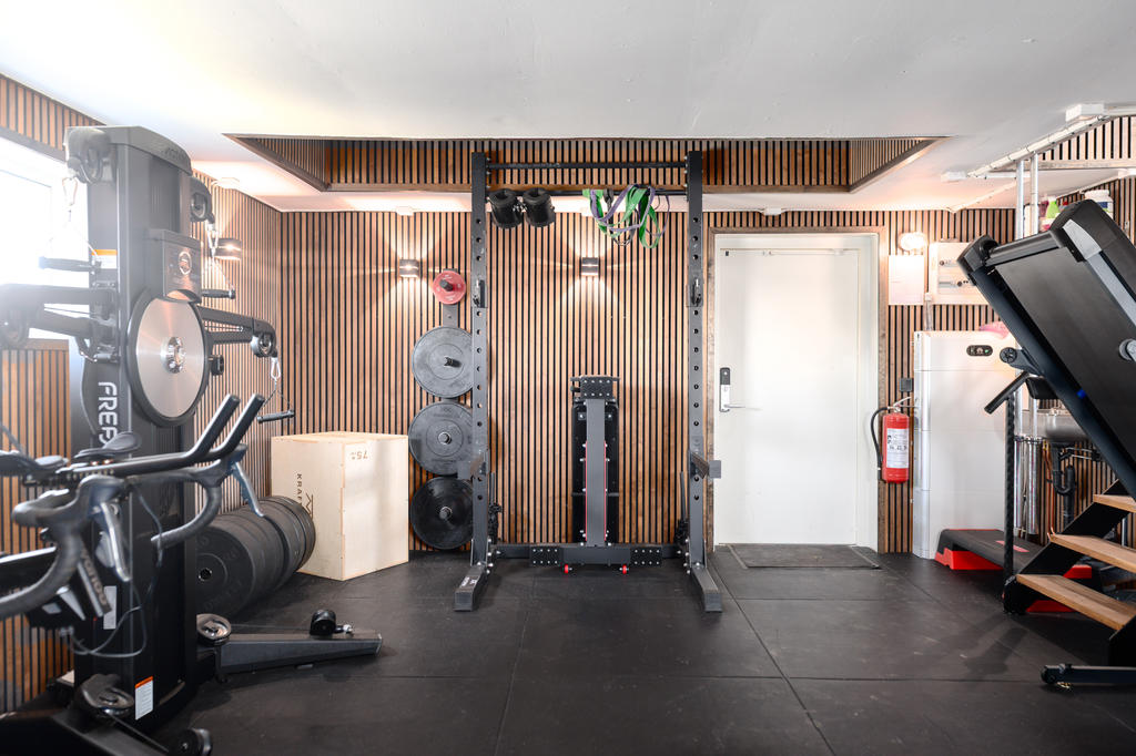 Gym, före detta garage.