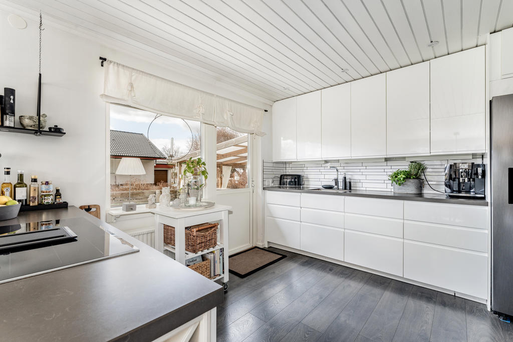 Kök med utgång till uteplats