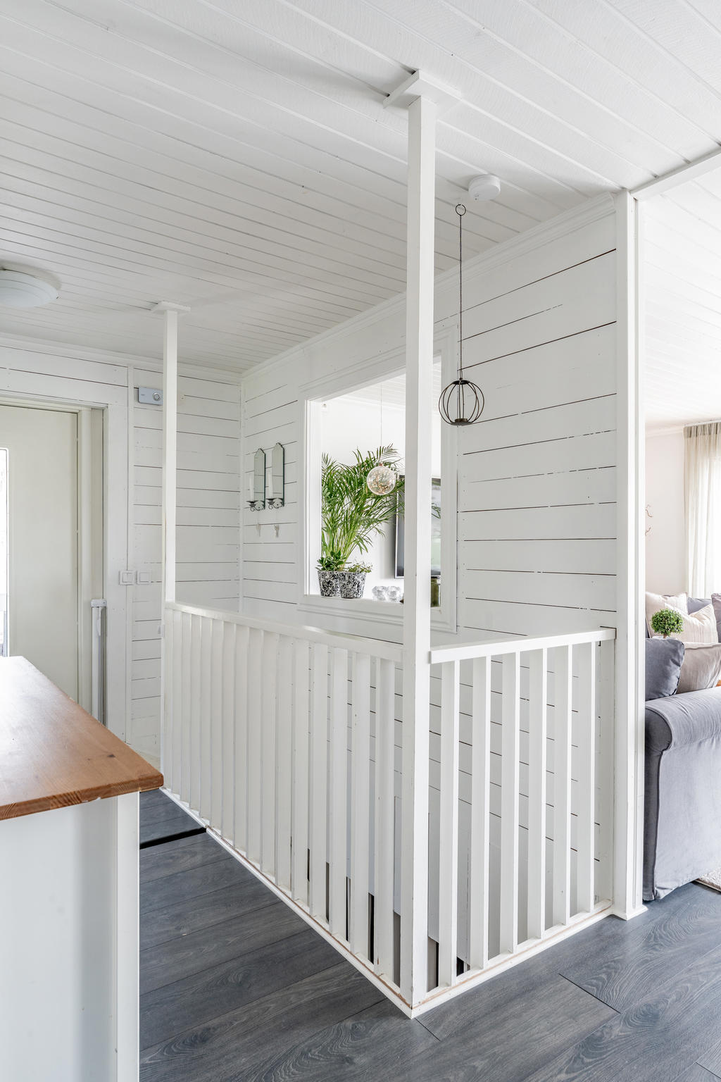 Trapp till nedervåning