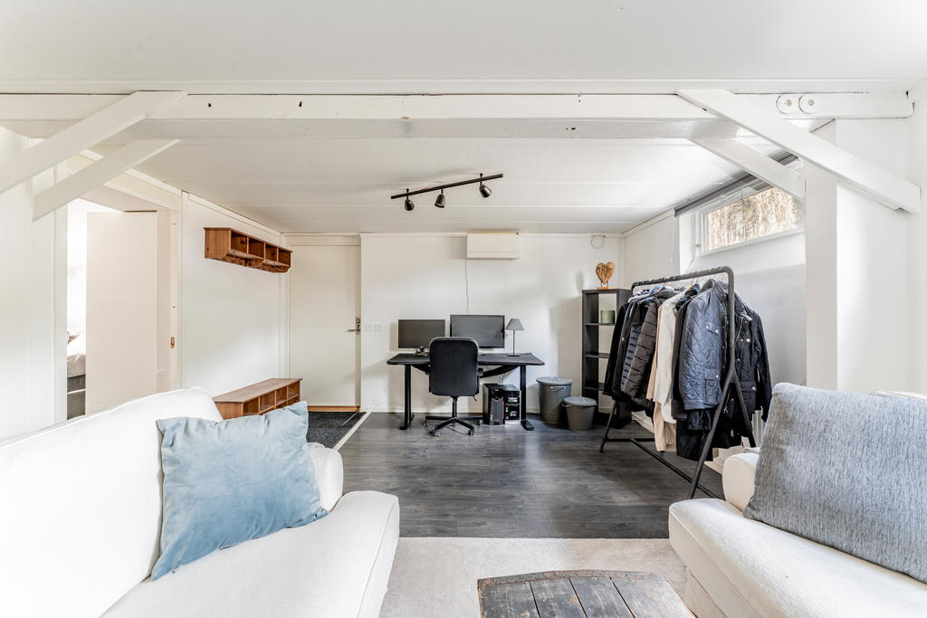 Allrum med utgång till carport