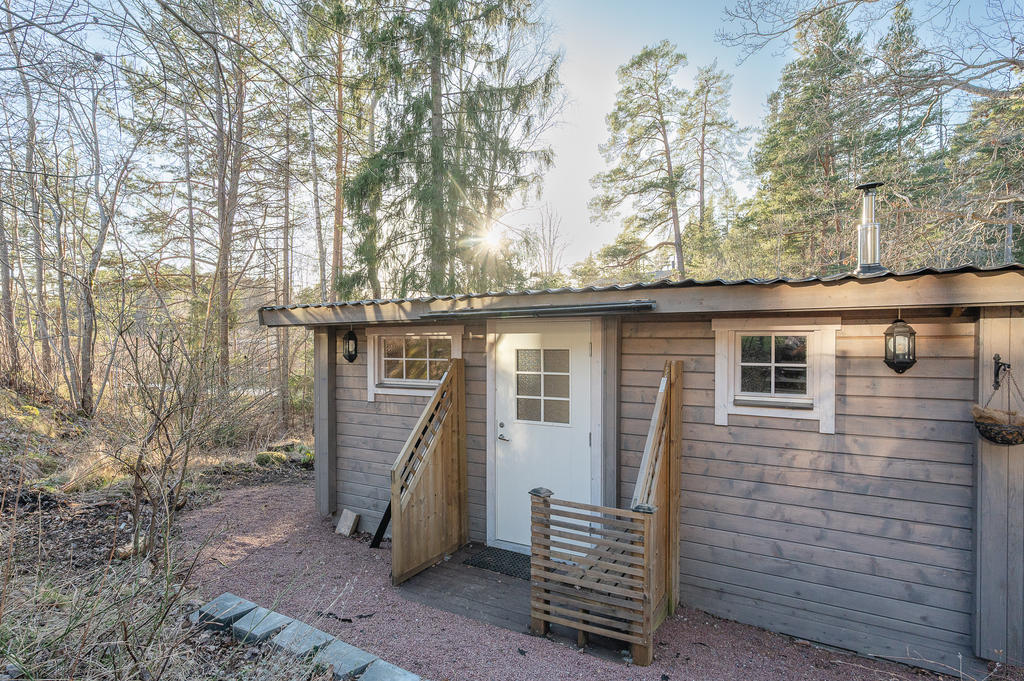 Attefallshus med bastu