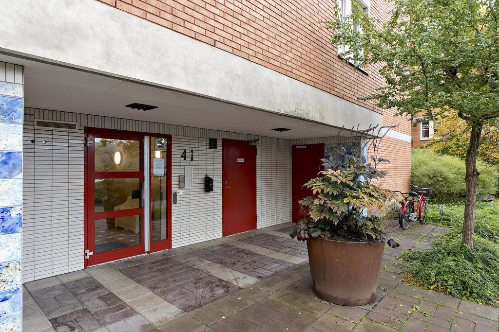 St Persgatan 41 entré