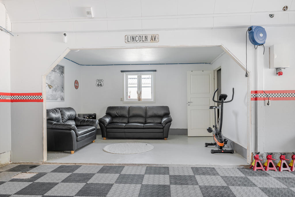 Garaget med hobbydelen