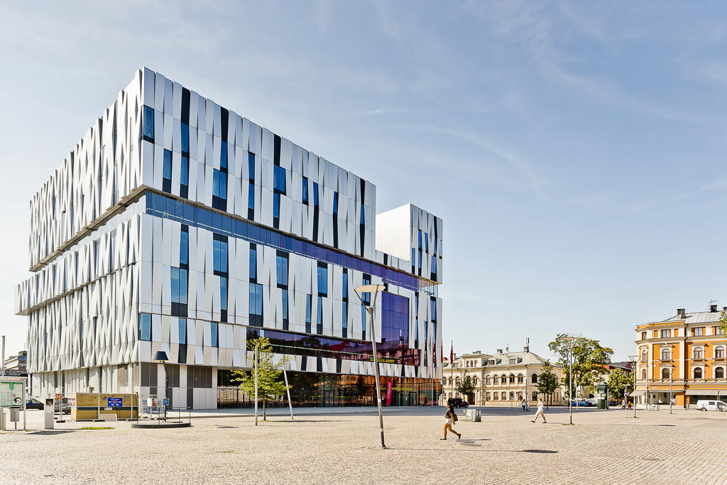 UKK och Vaksala Torg i direkt närhet.