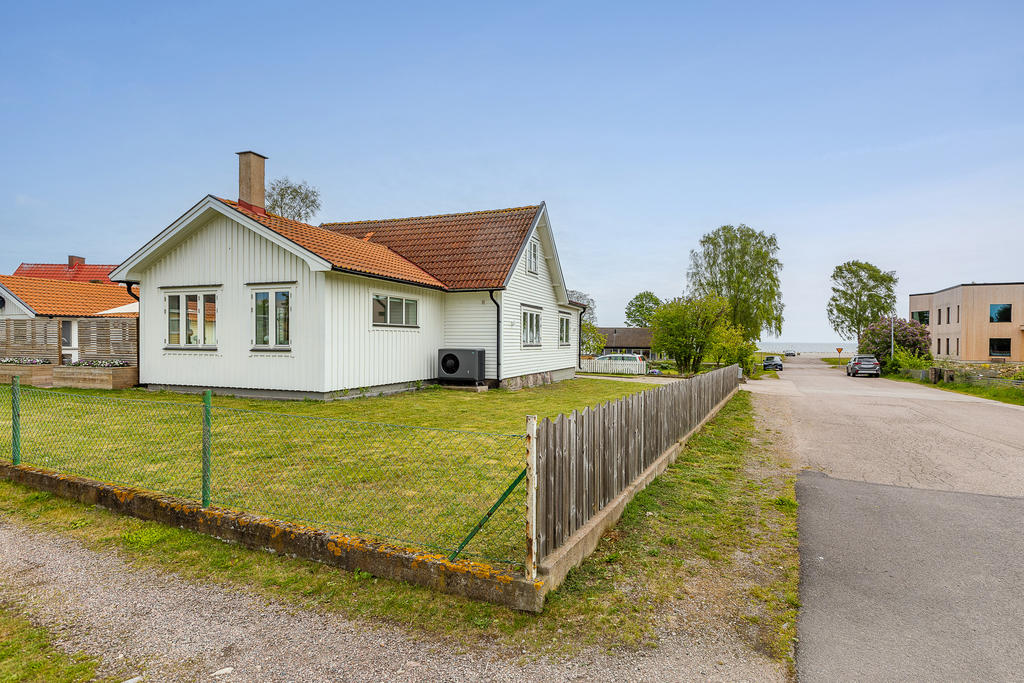 En sjönära villa i genuina Bergkvara
