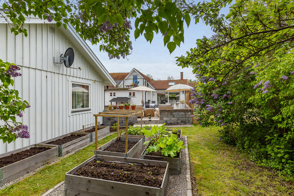 Ett mycket välskött hem interiört som exteriört