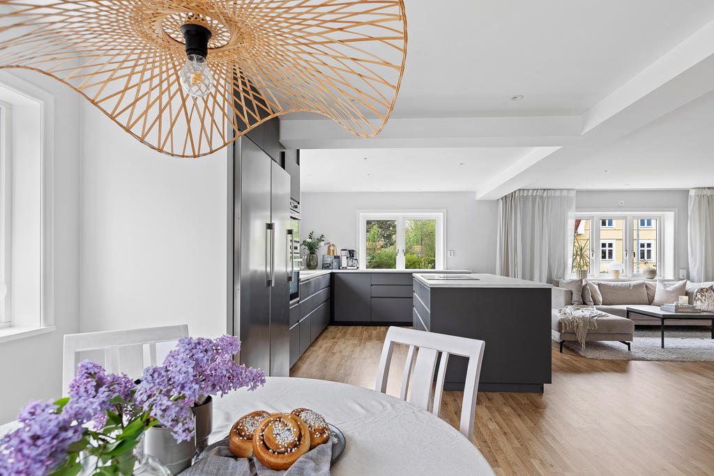 Inbyggd LED-belysning i tak