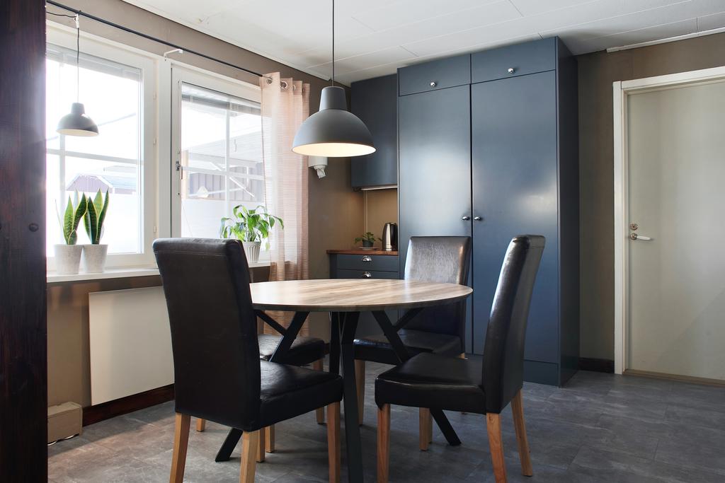 Plats för matbord vid fönstret