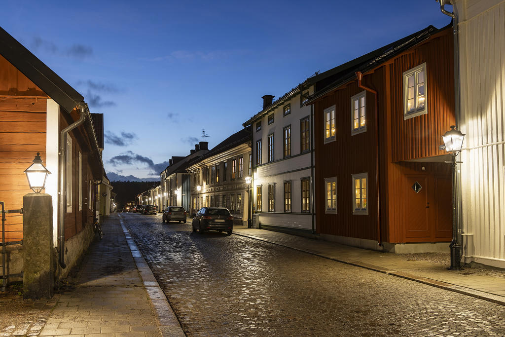 Storgatan med entré till innergården