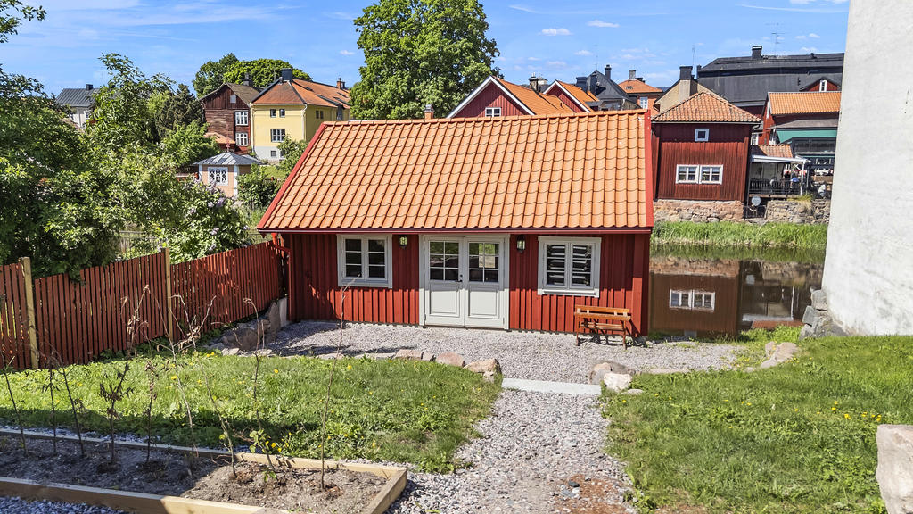 Gemensamt åhus att disponera på innergården