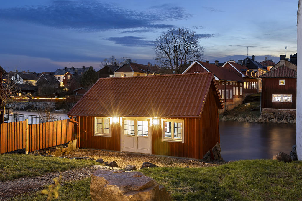 Åhuset i skymning 