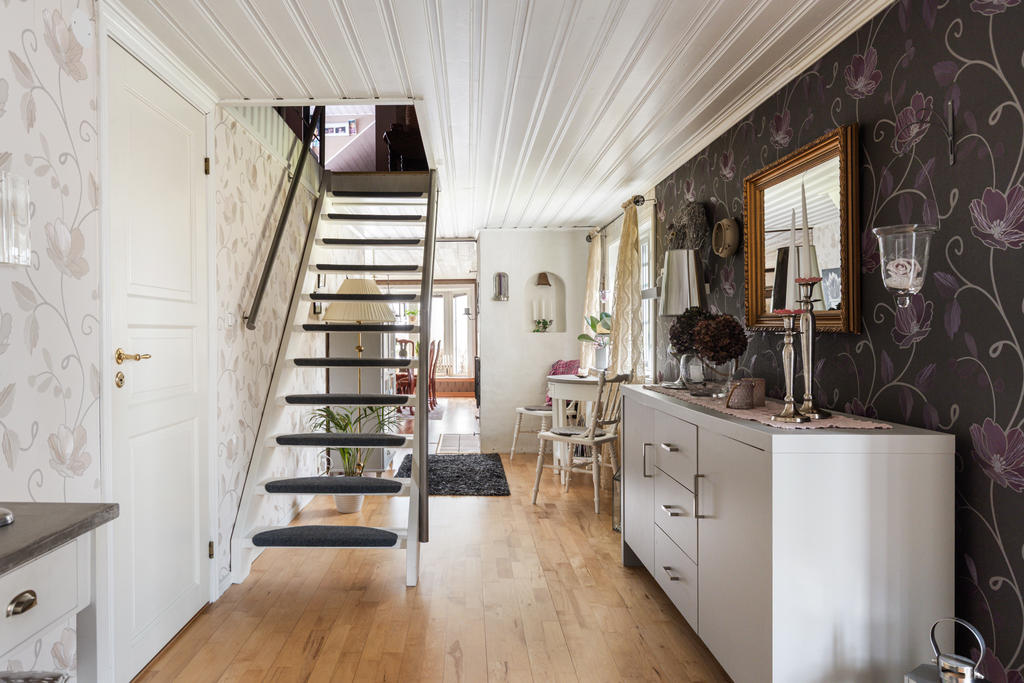 Trappa upp till inredd del av vind 