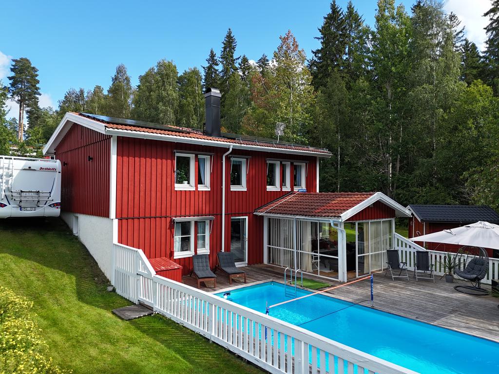 Väldigt välskött hus med det lilla extra!