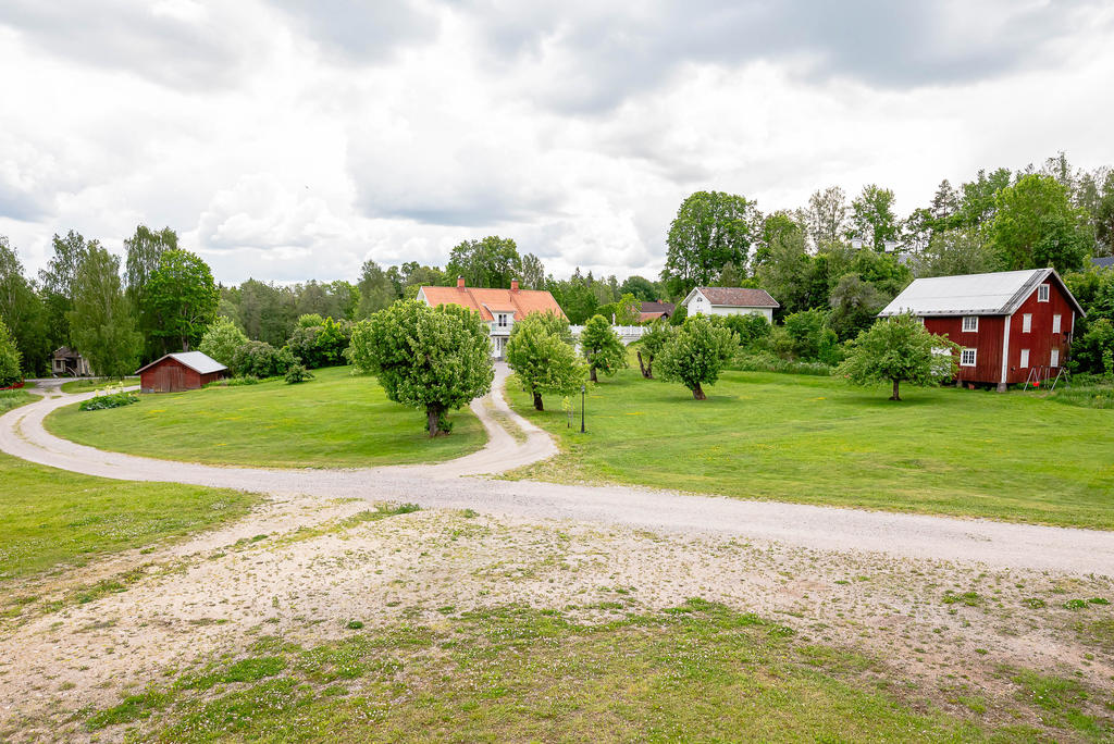 Välkommen till vackra Bie Gästgivaregården!