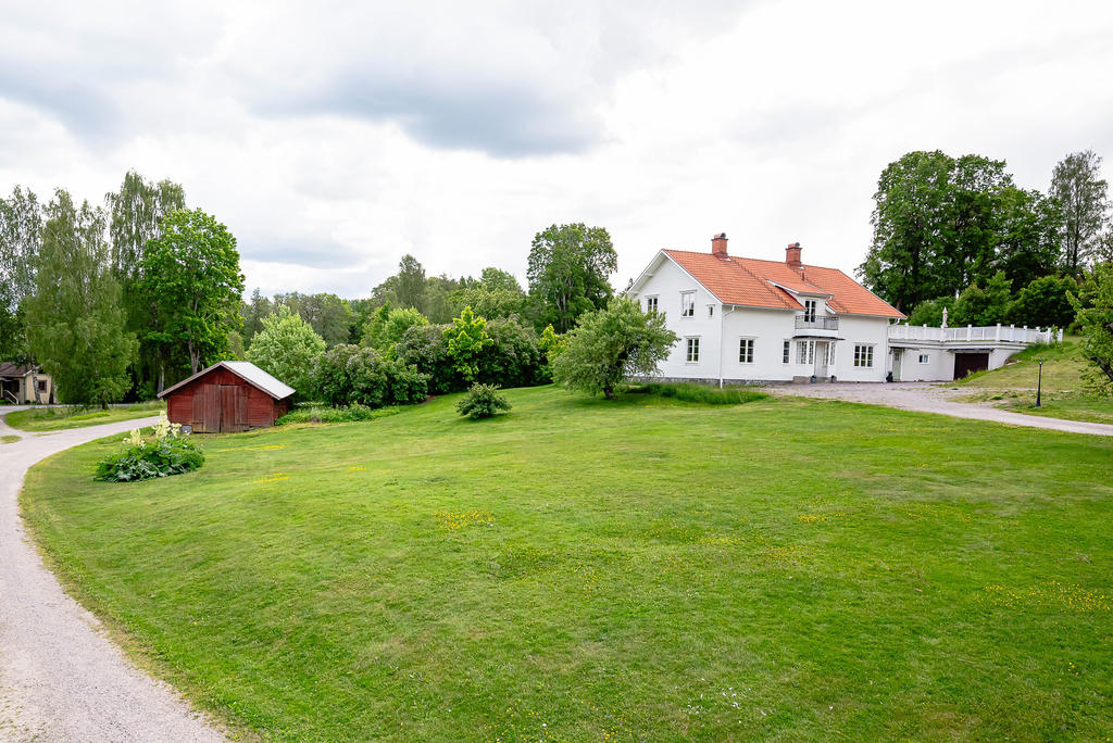 Infarten till gården