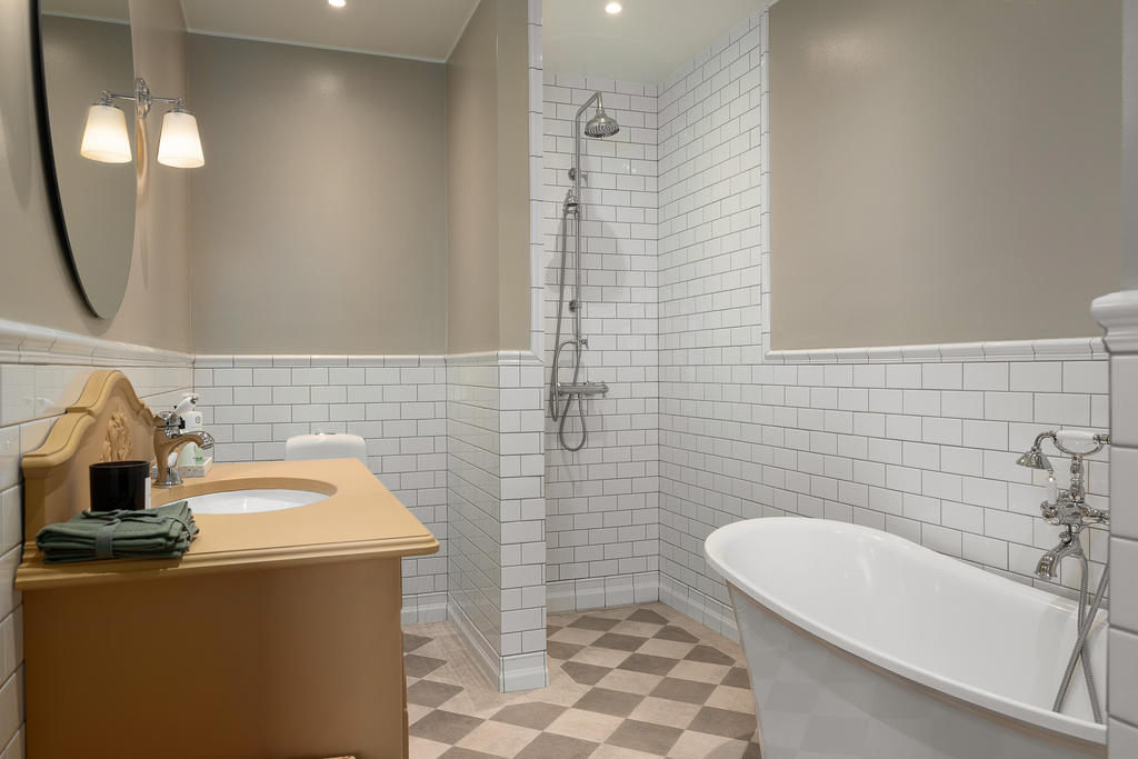 Badrum med dusch på övervåningen