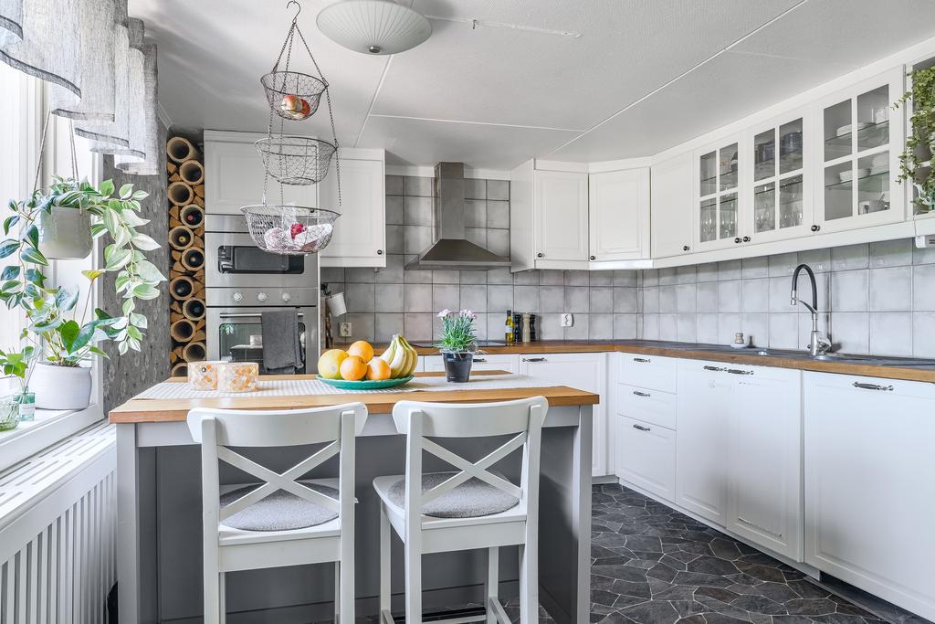 Kök från IKEA, vitvaror i rostfritt