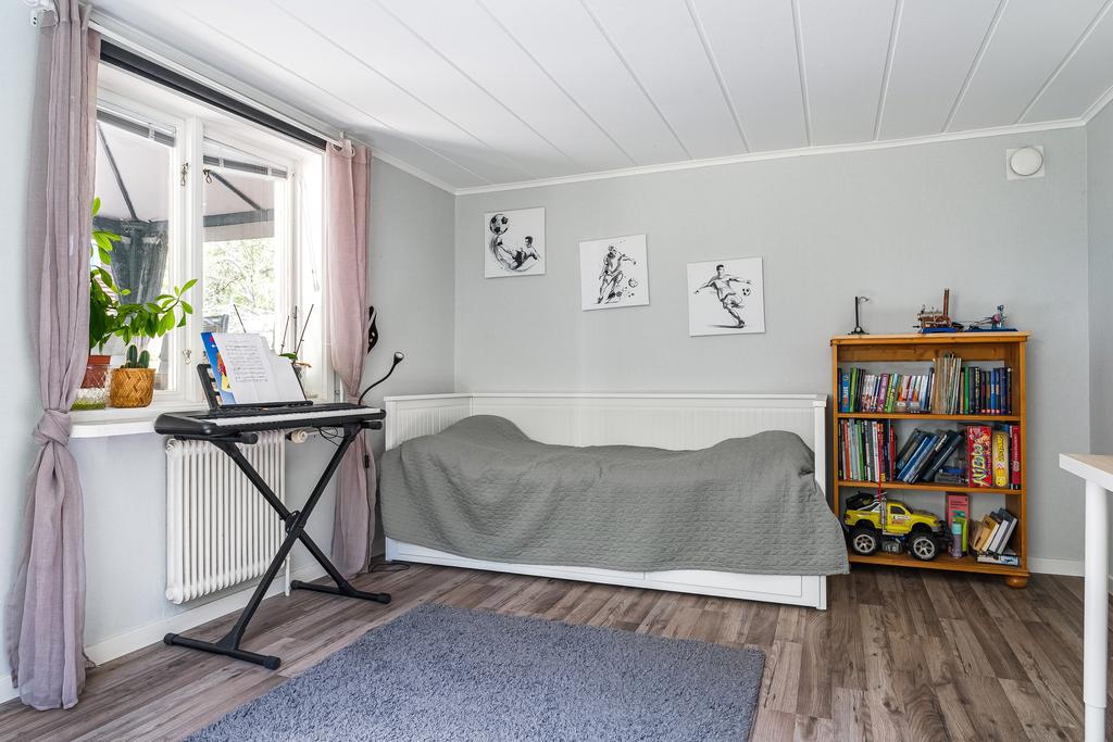 Sovrum på entréplan