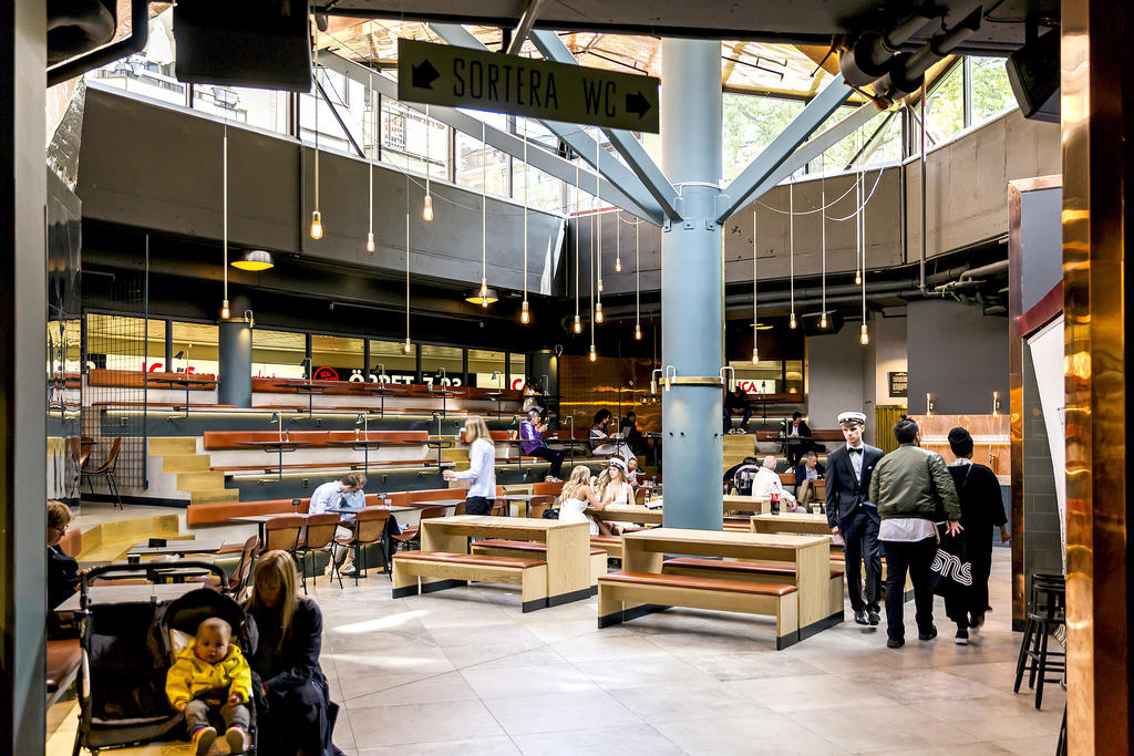 Populära Restaurang torget i Ringens köpcentrum - Teatern