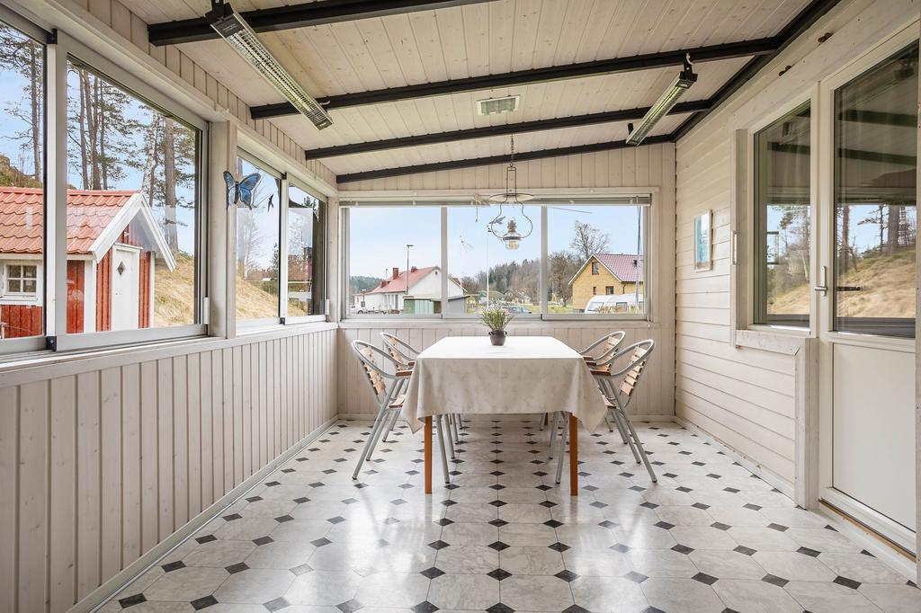 Även här finns gott om plats att samla familj och vänner om man vill.