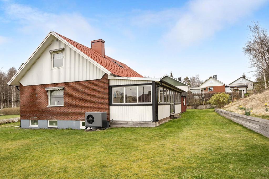 Huset från baksidan.
