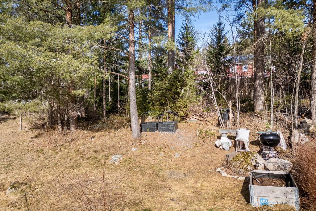 Vy från altanen på baksidan. 