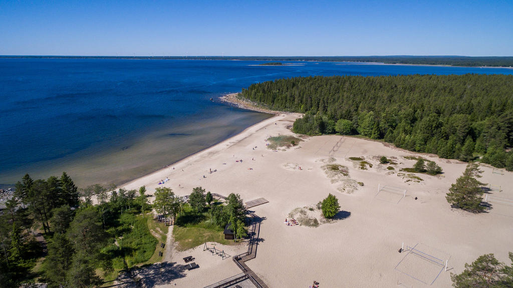 Umeås Riviera med vollyboll planer