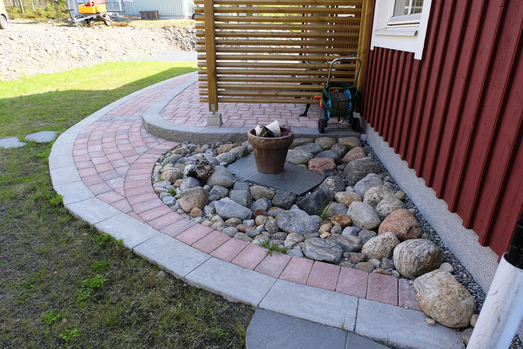 Snygg inramning med marksten
