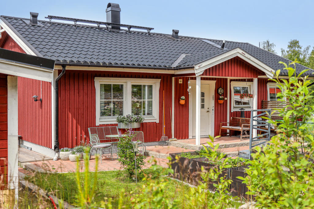 Morgonsol på entrésidan