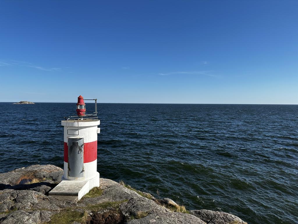 Fyren ute på Femöre, en av Oxelösunds mest fotograferade platser med vidsträckt utsikt mot havet
(Foto: Visit Oxelösund)