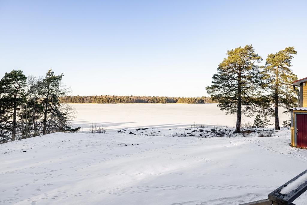 Utsikten från gästhusets altandäck