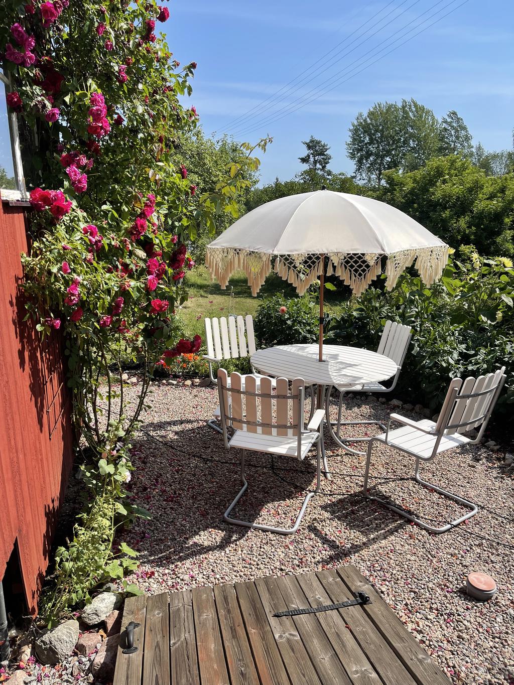 Säljarens bild - afternoon tea i trädgården