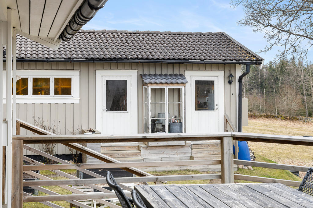 Garage med elport samt tvättstuga samt extra urtymmen