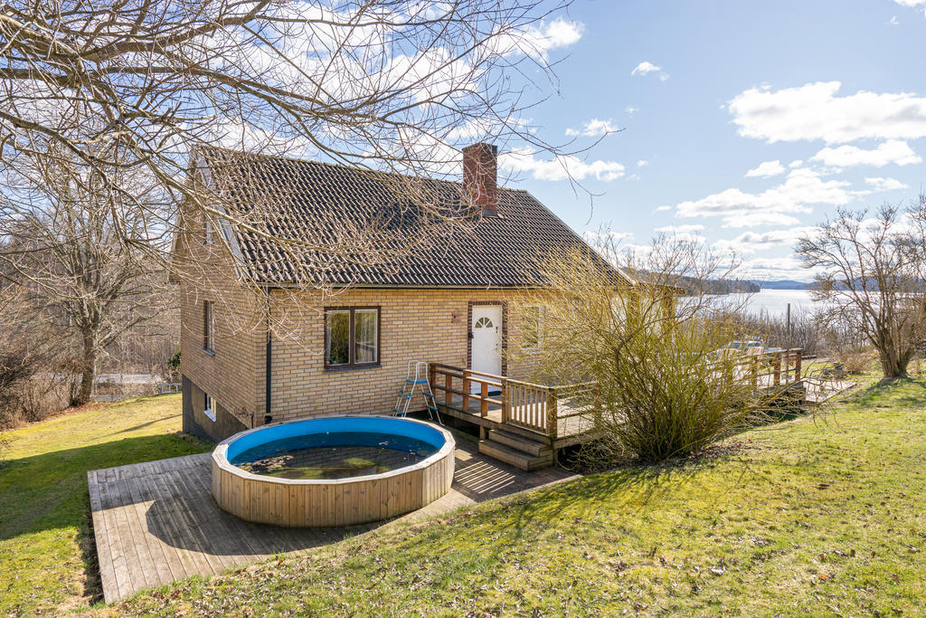 Härlig pool på altandäcket.