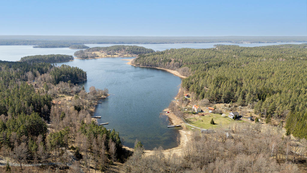 Några minuters gångväg till Syrsanviken