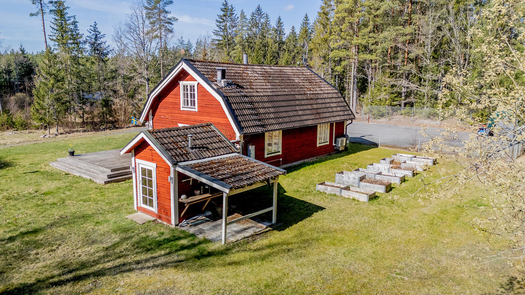Hus och tomt