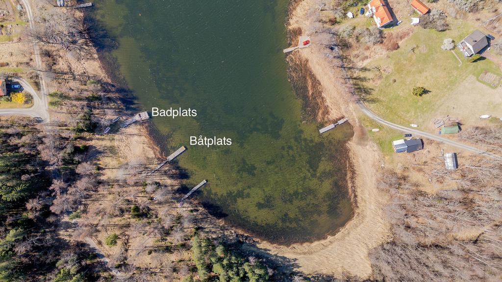 Flygbild över bad- och båtplats