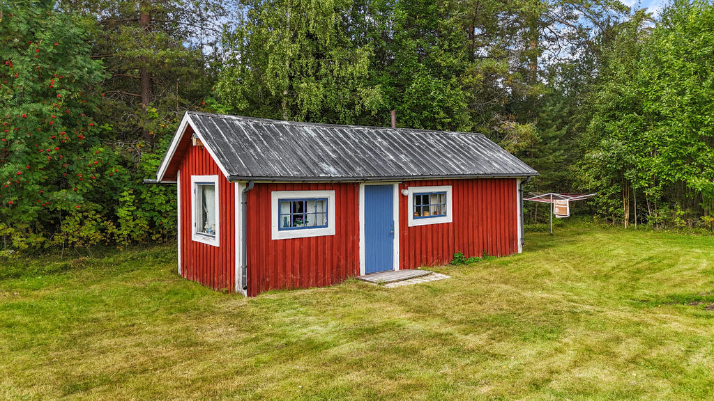 Bastu med duschutrymme