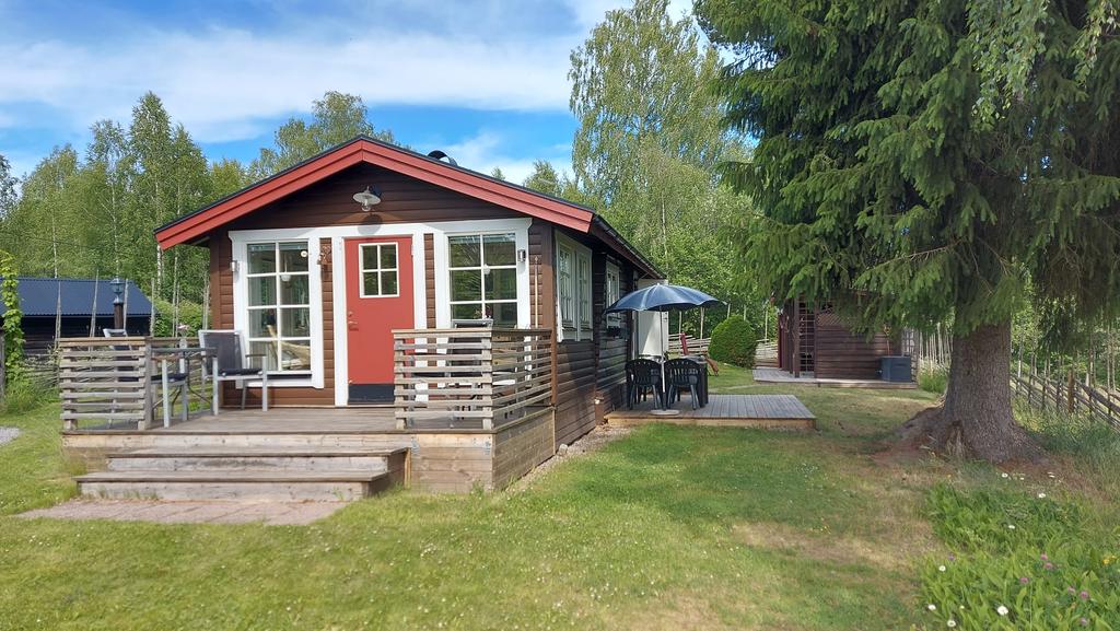 Entré från altan i söderläge. 