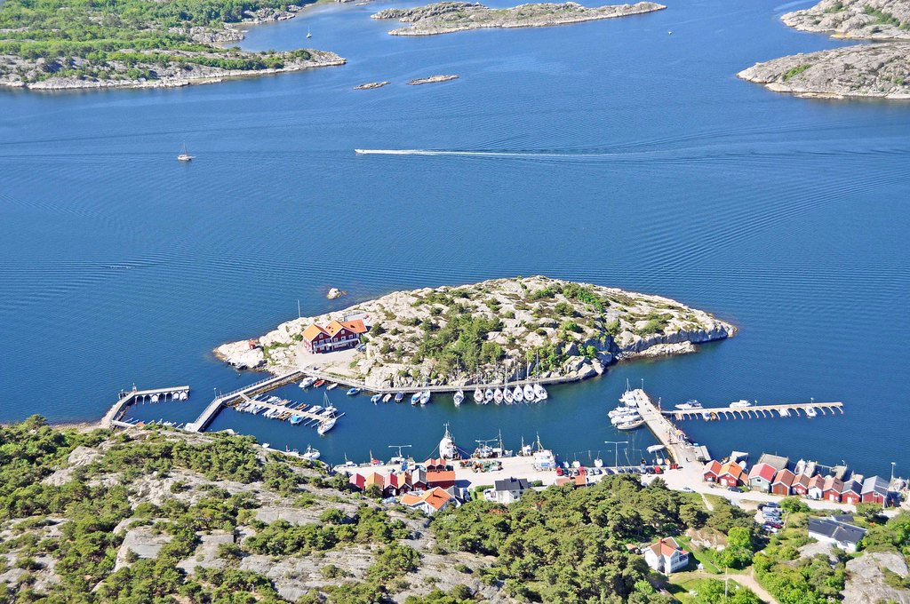 Miljöbild Resö hamn från ovan.