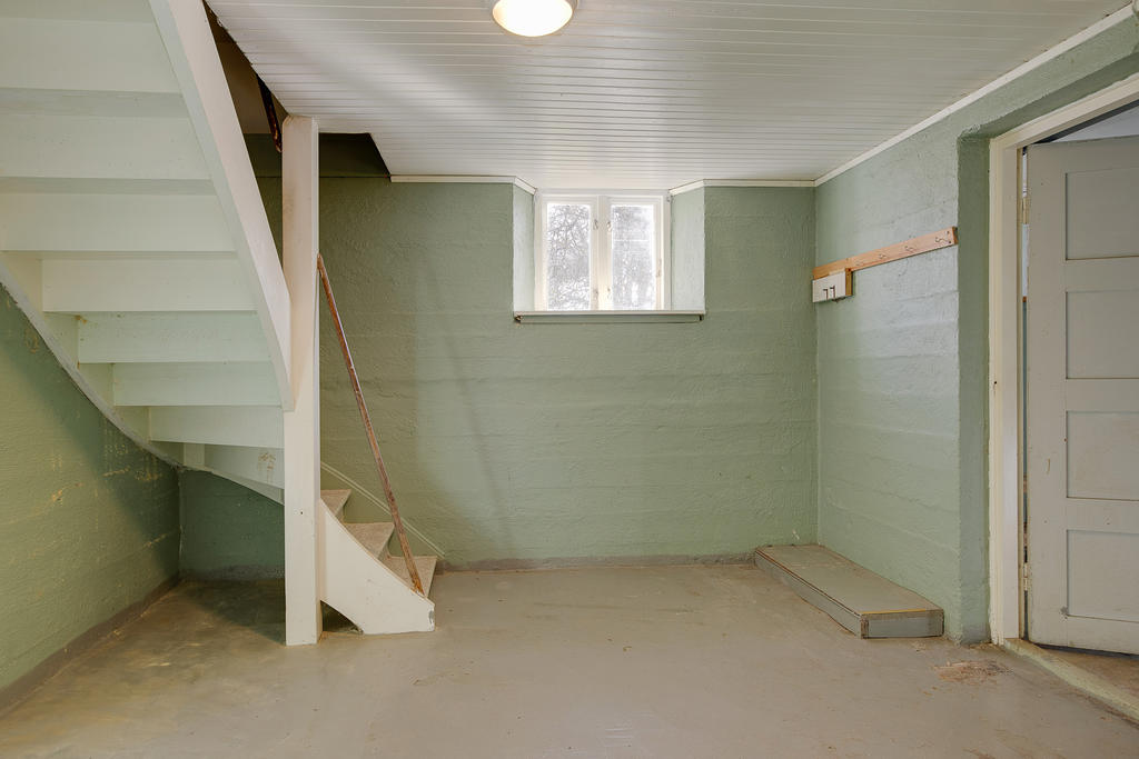Hall i källare
