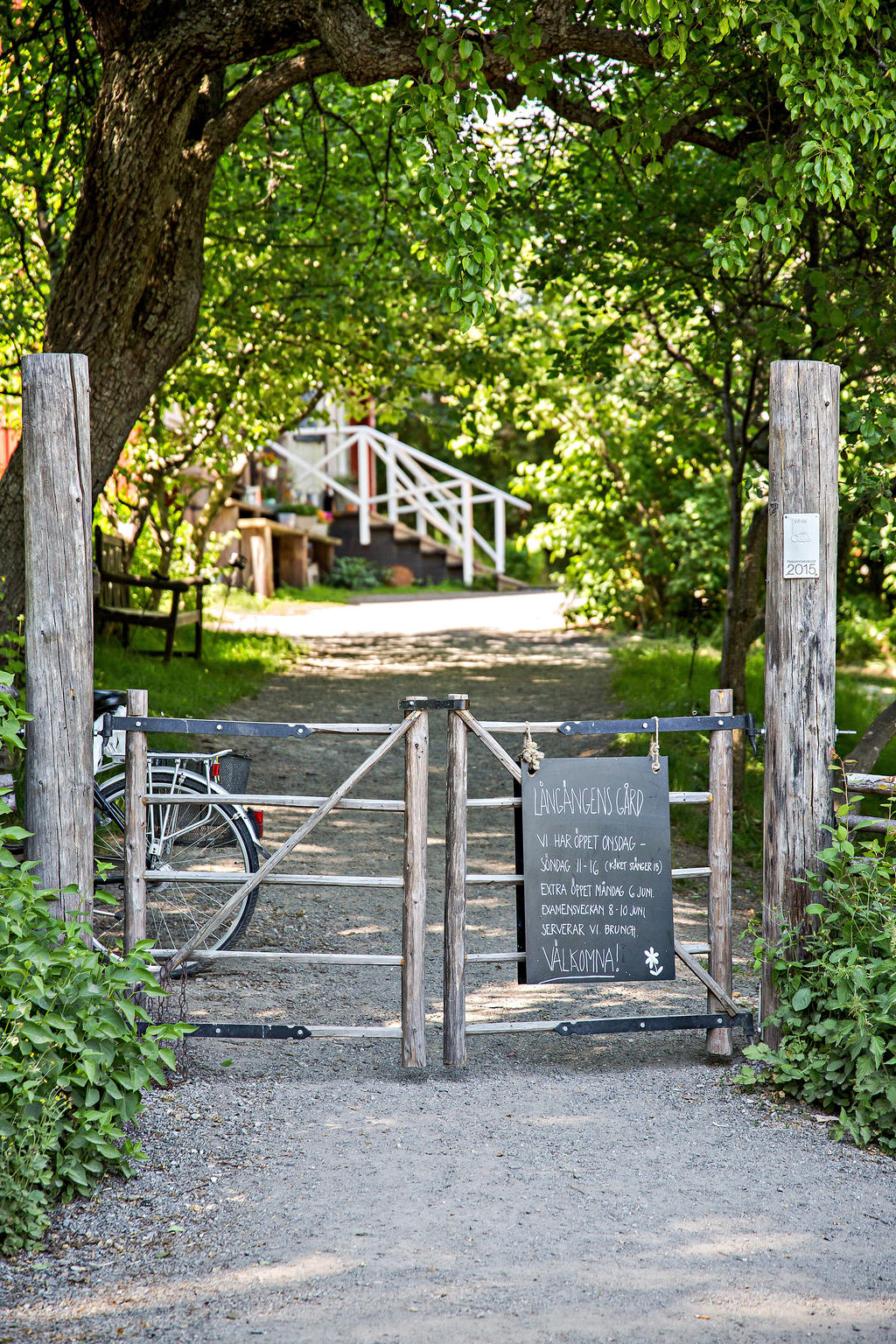 Anrika och populära Långängens Gård, Entré