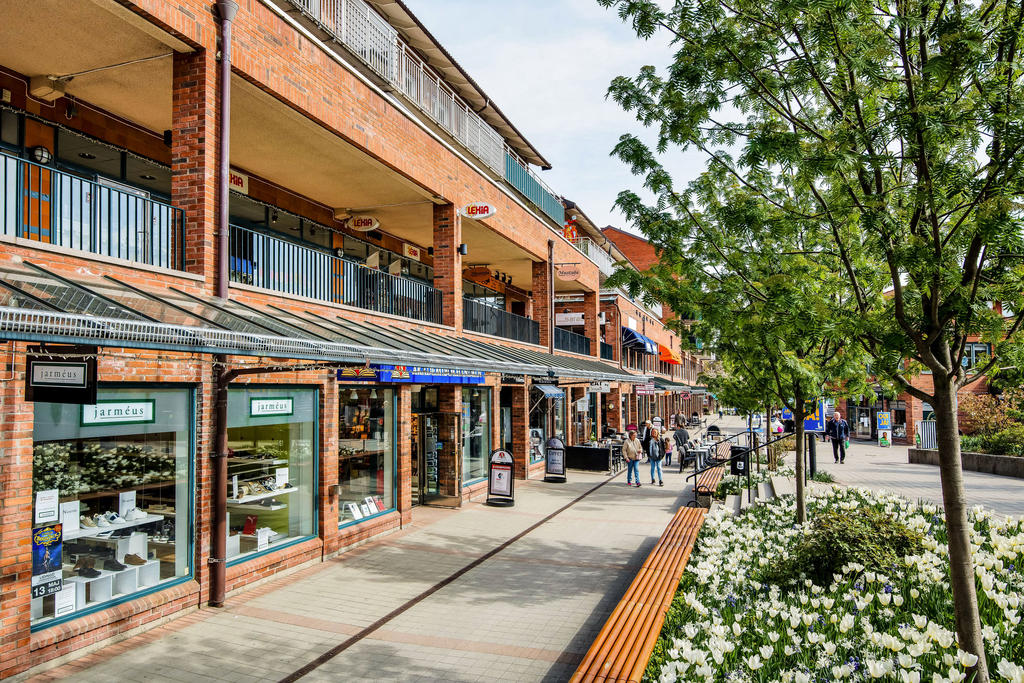 Lidingö Centrum  med sin småstadscharm