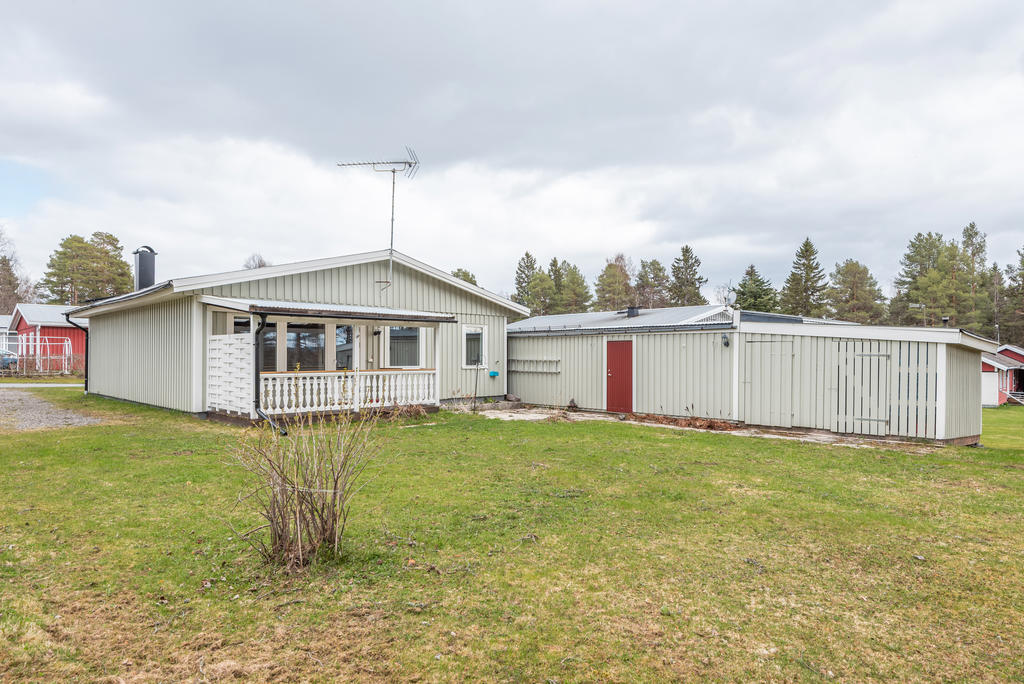 Härlig grässyta på baksidan 