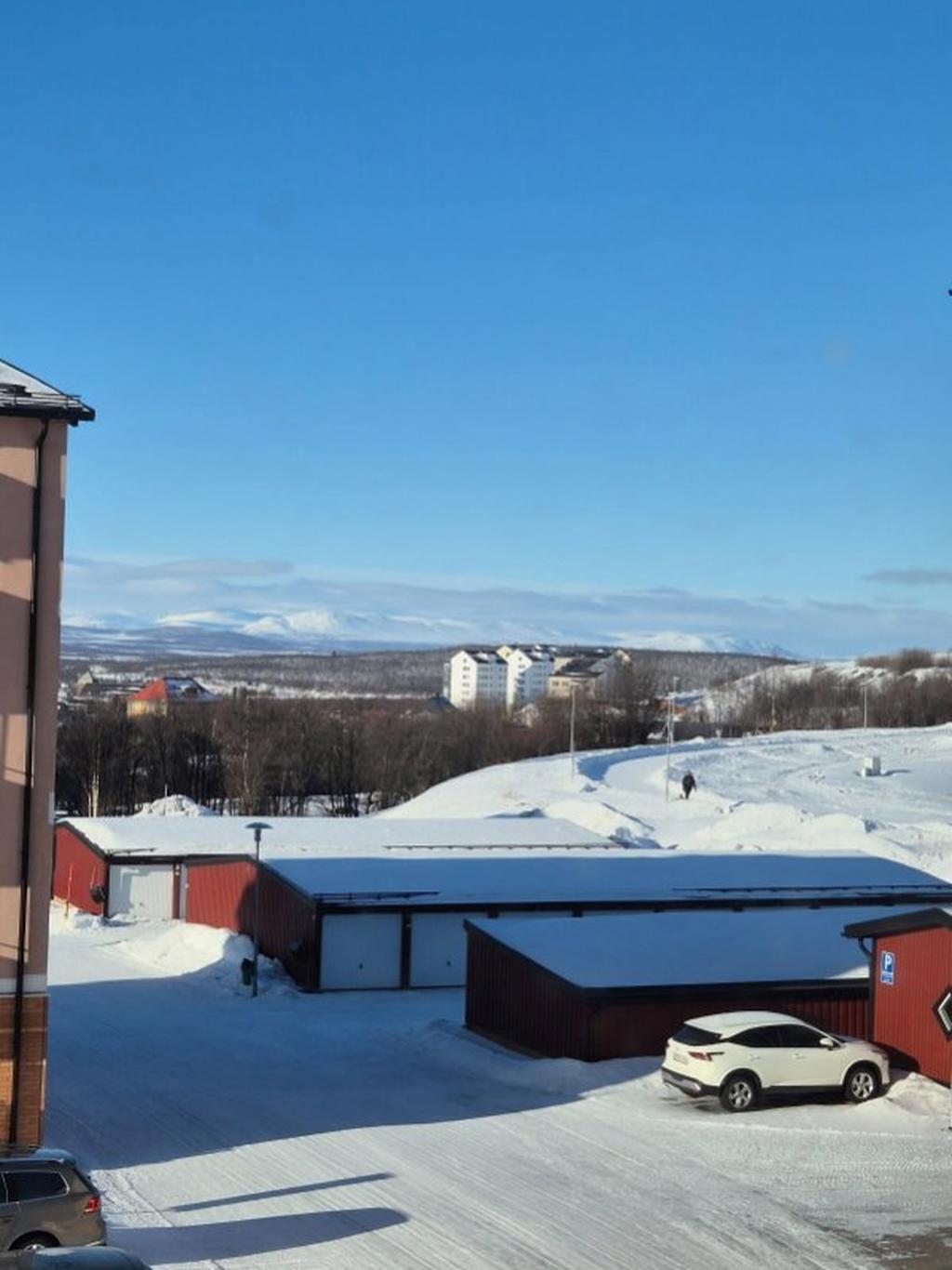 Utsiktsbilder från lgh. (säljarens bild) 