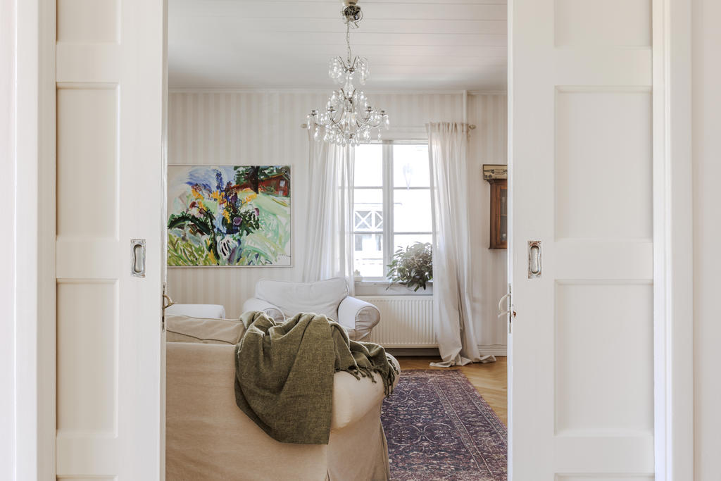 Från matsal in mot vardagsrum